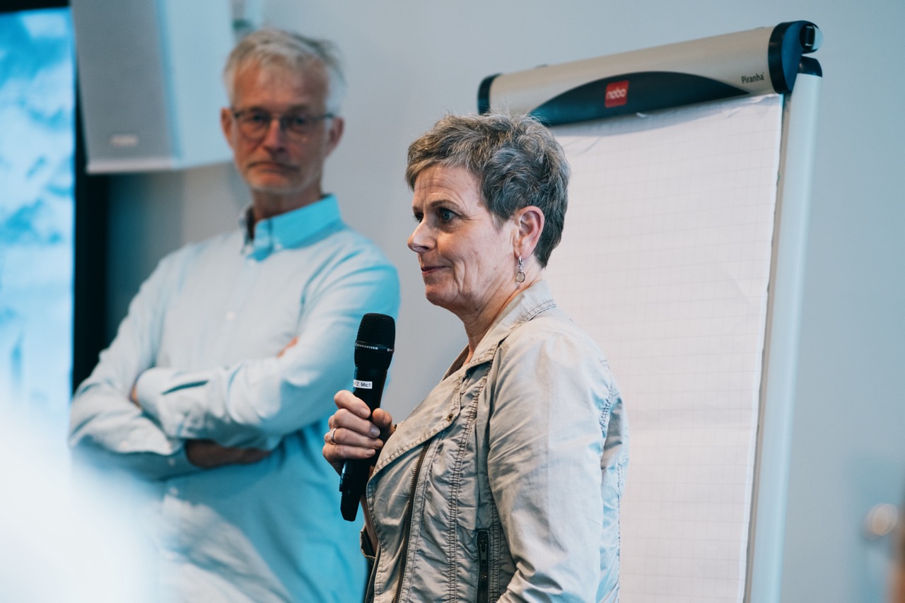 Peetouder Dimphy Aarts bij bijeenkomst peetouders van Almere