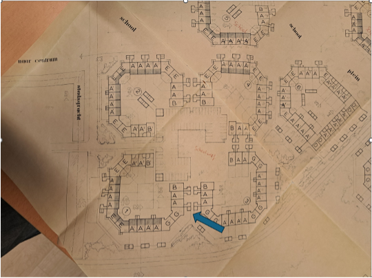 Kleurenfoto met locatie heipalen Schoolwerf