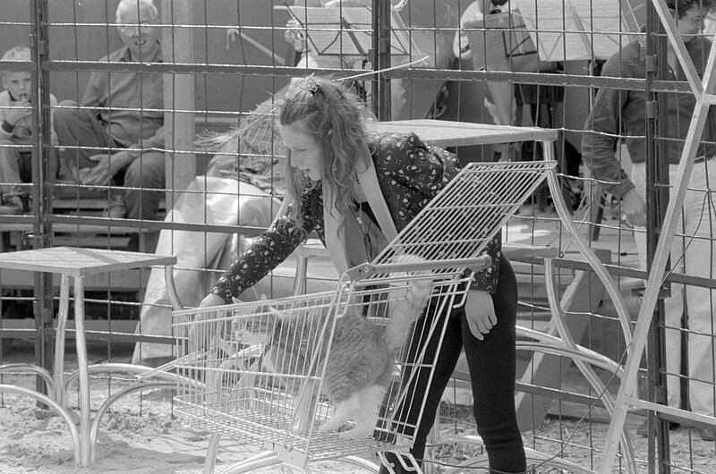 zwart wit foto met Ruth Bouman in Abstract Circus
