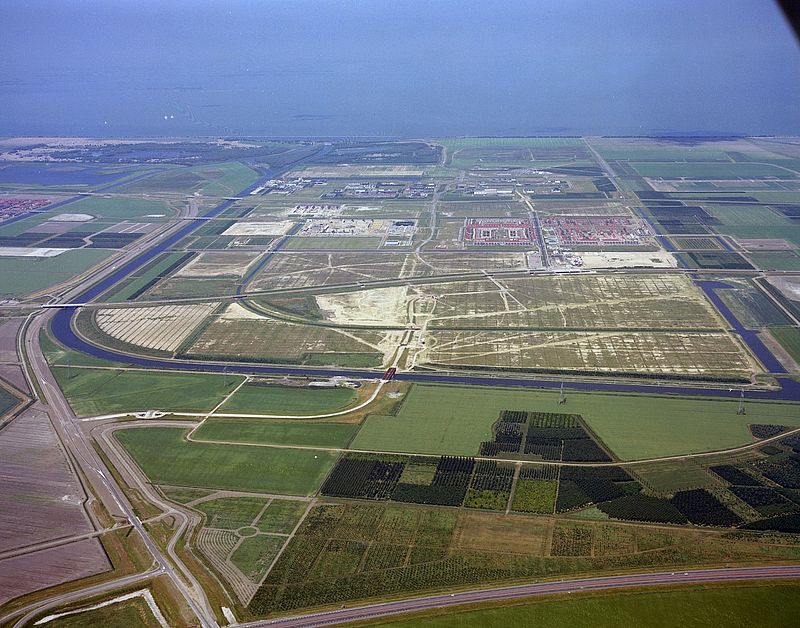 Almere Buiten met o.a. Faunabuurt 1985 © Delta-Phot