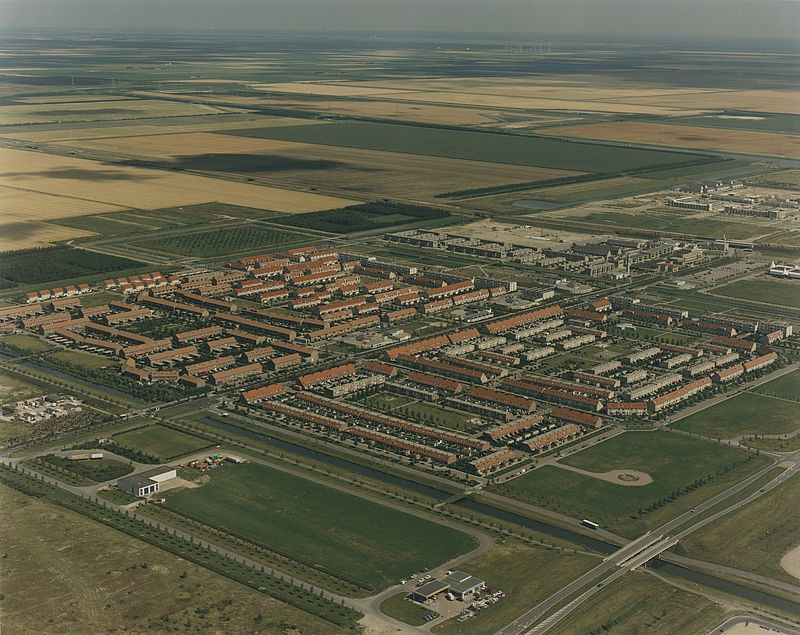 Molenbuurt Almere Buiten 1988 © Bart Hofmeester / AeroCamera