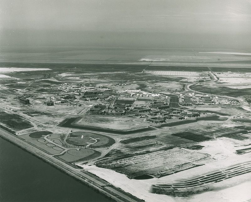 Almere Haven 1977 © Bart Hofmeester / AeroCamera