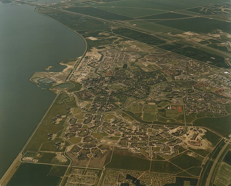 Almere Haven 1983 © Bart Hofmeester / AeroCamera