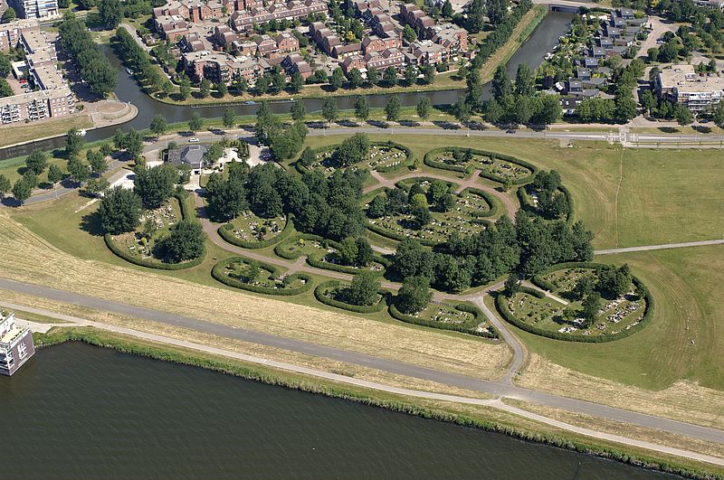 begraafplaats Almere Haven  2006 © foto Rovorm