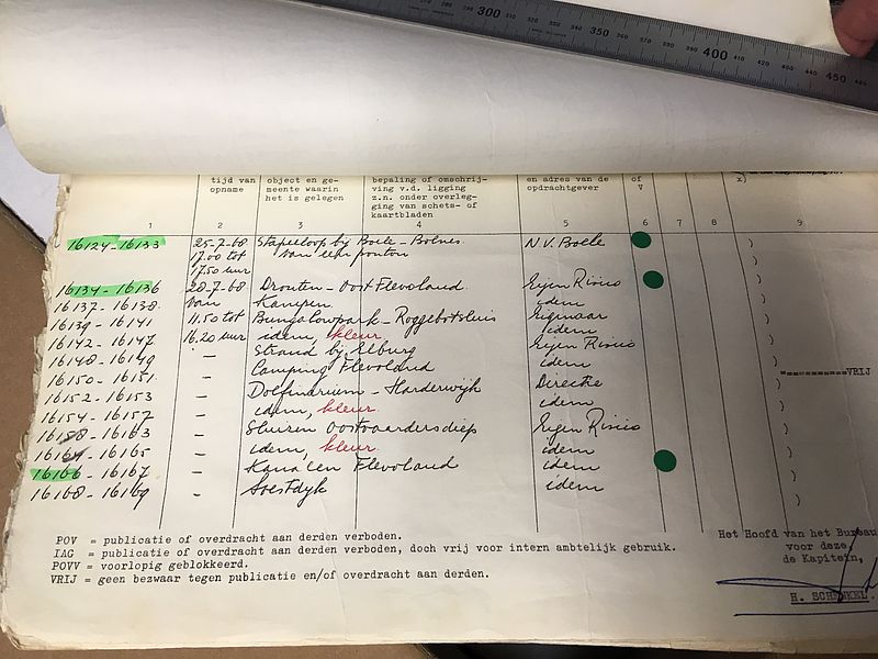 Foto van een logboek van luchtfotograaf Bart Hofmeester